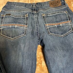 Ariat Relaxed Blue Jeans with Classic Vintage Wash